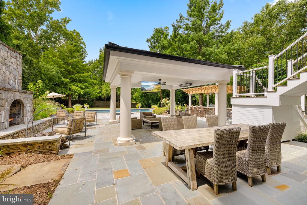 930 DOUGLASS DRIVE