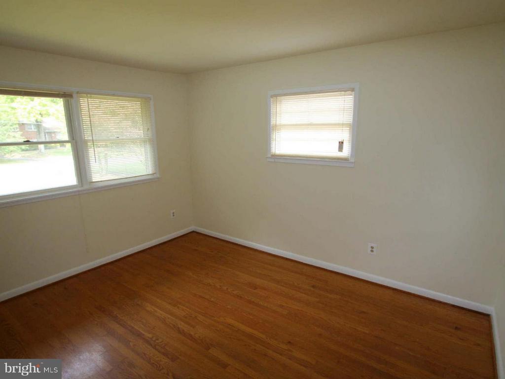 1103 ROBERTA COURT