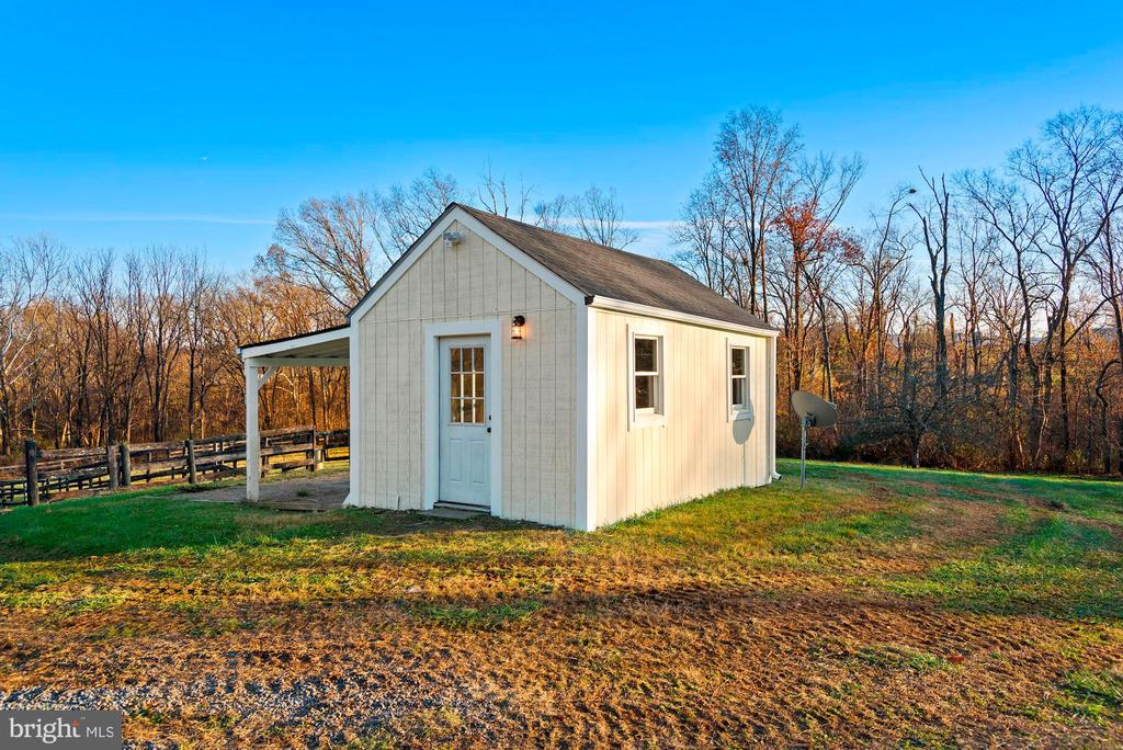 23766 CHAMPE FORD (BARN UNIT) RD