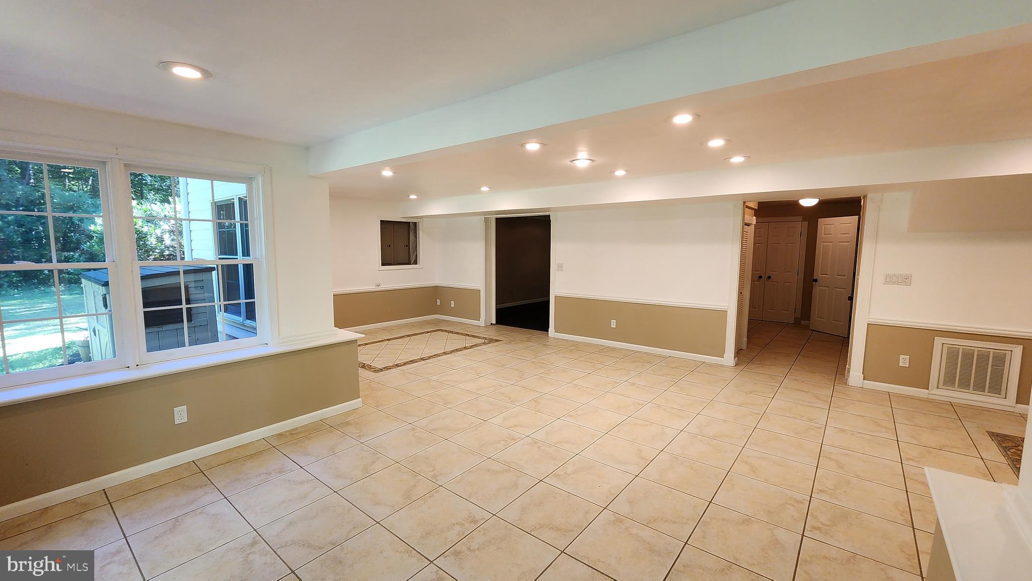 7 Caval Cade LANE