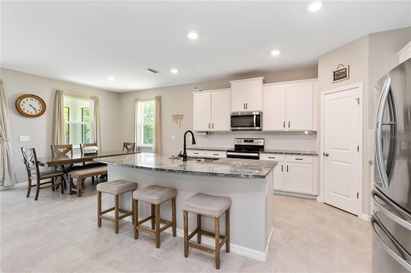 2164 MIDNIGHT PEARL DR