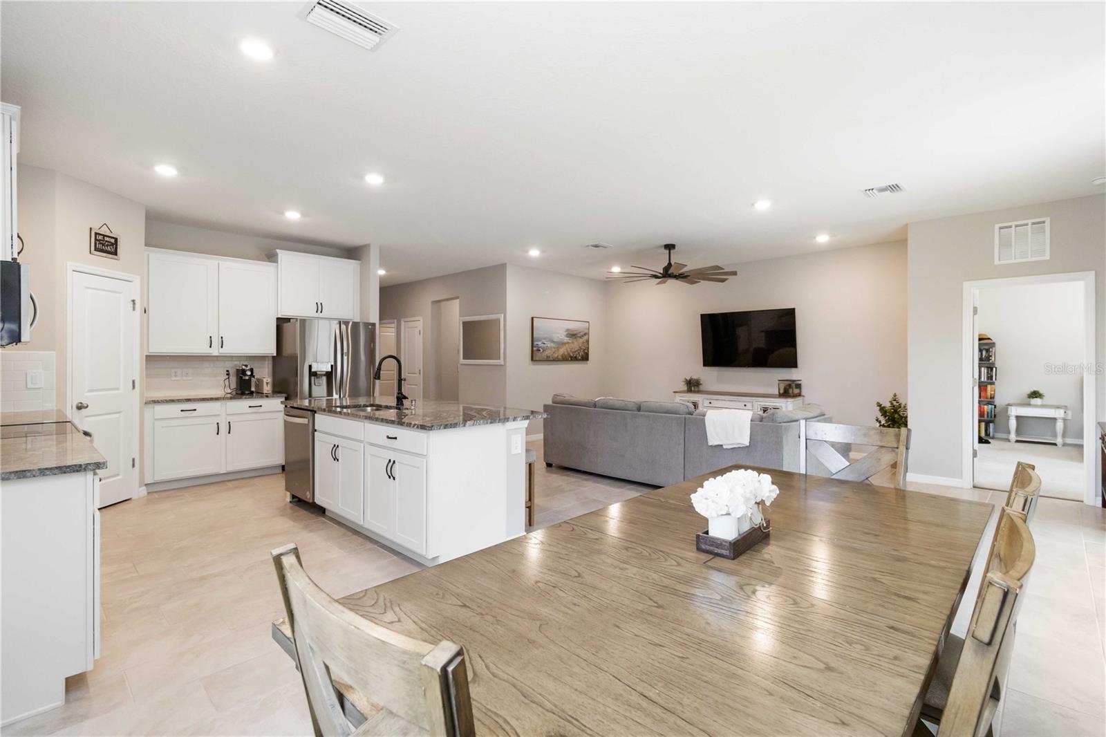 2164 MIDNIGHT PEARL DR