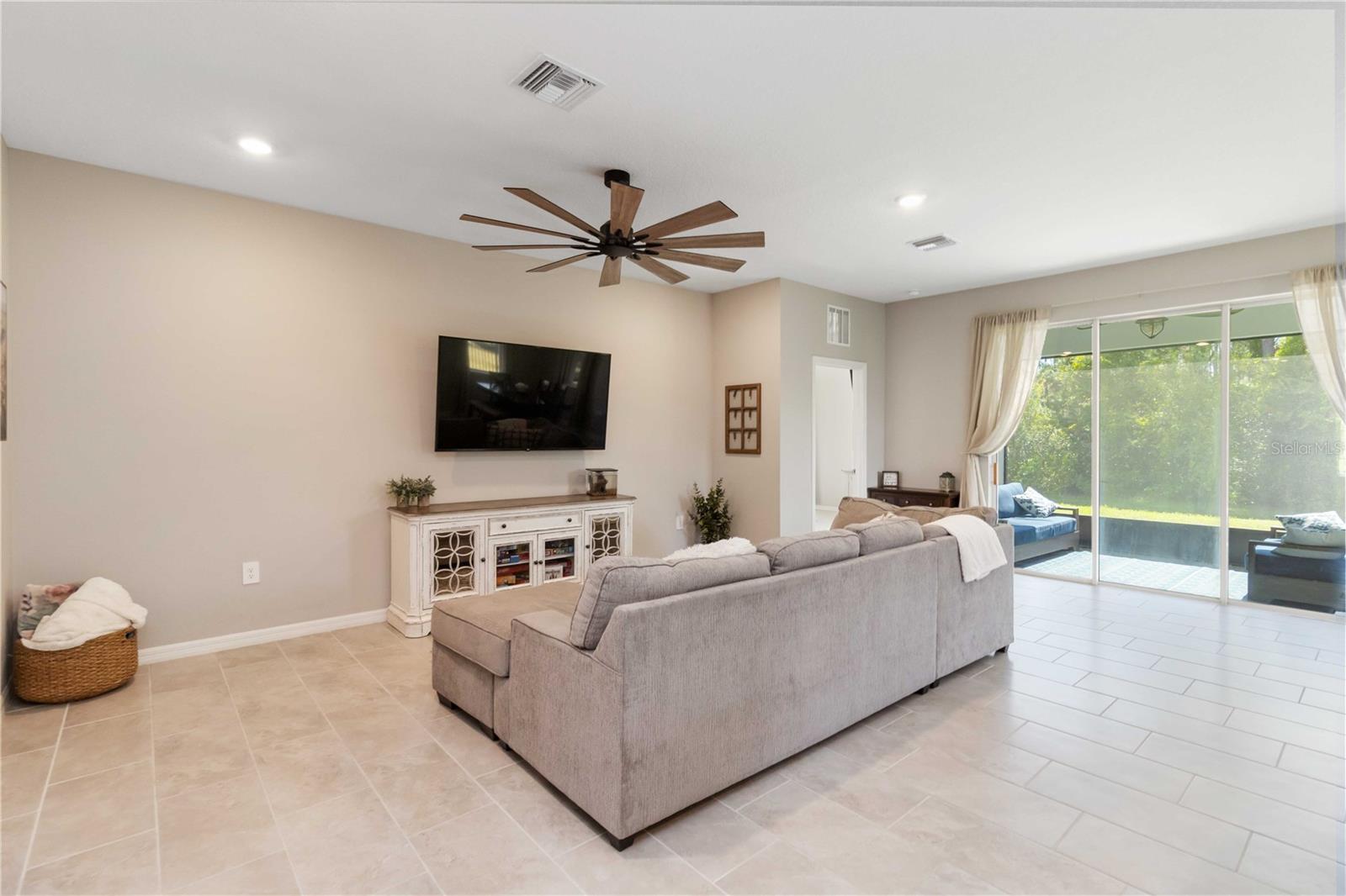 2164 MIDNIGHT PEARL DR