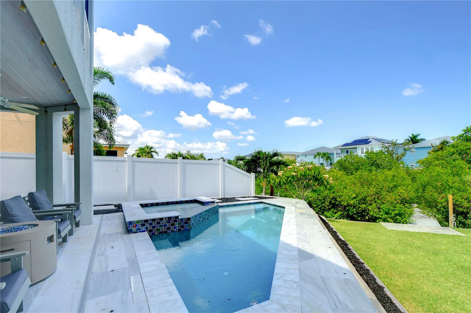 428 BAHAMA GRANDE BLVD