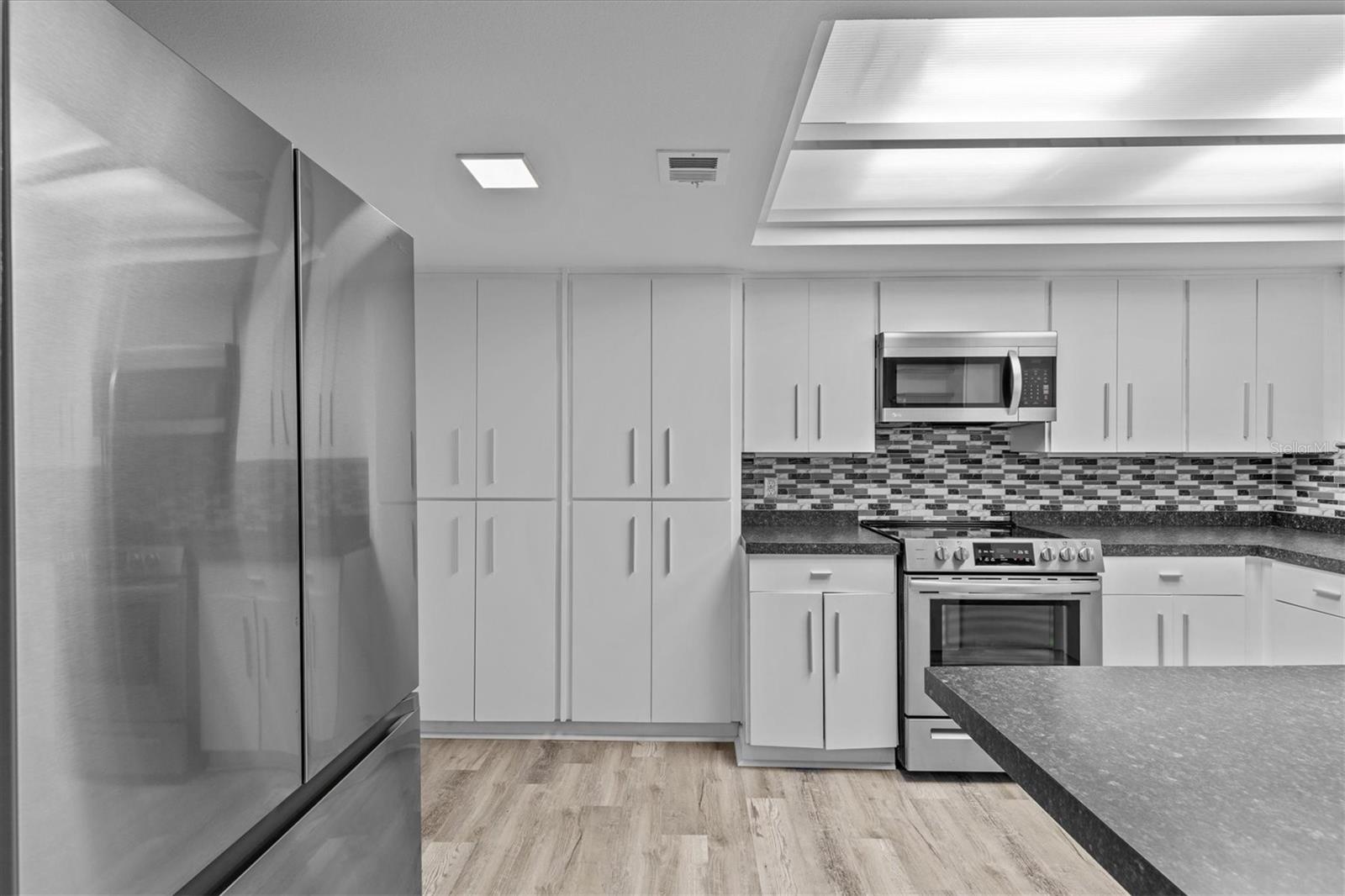 220 BELLEVIEW BLVD #701