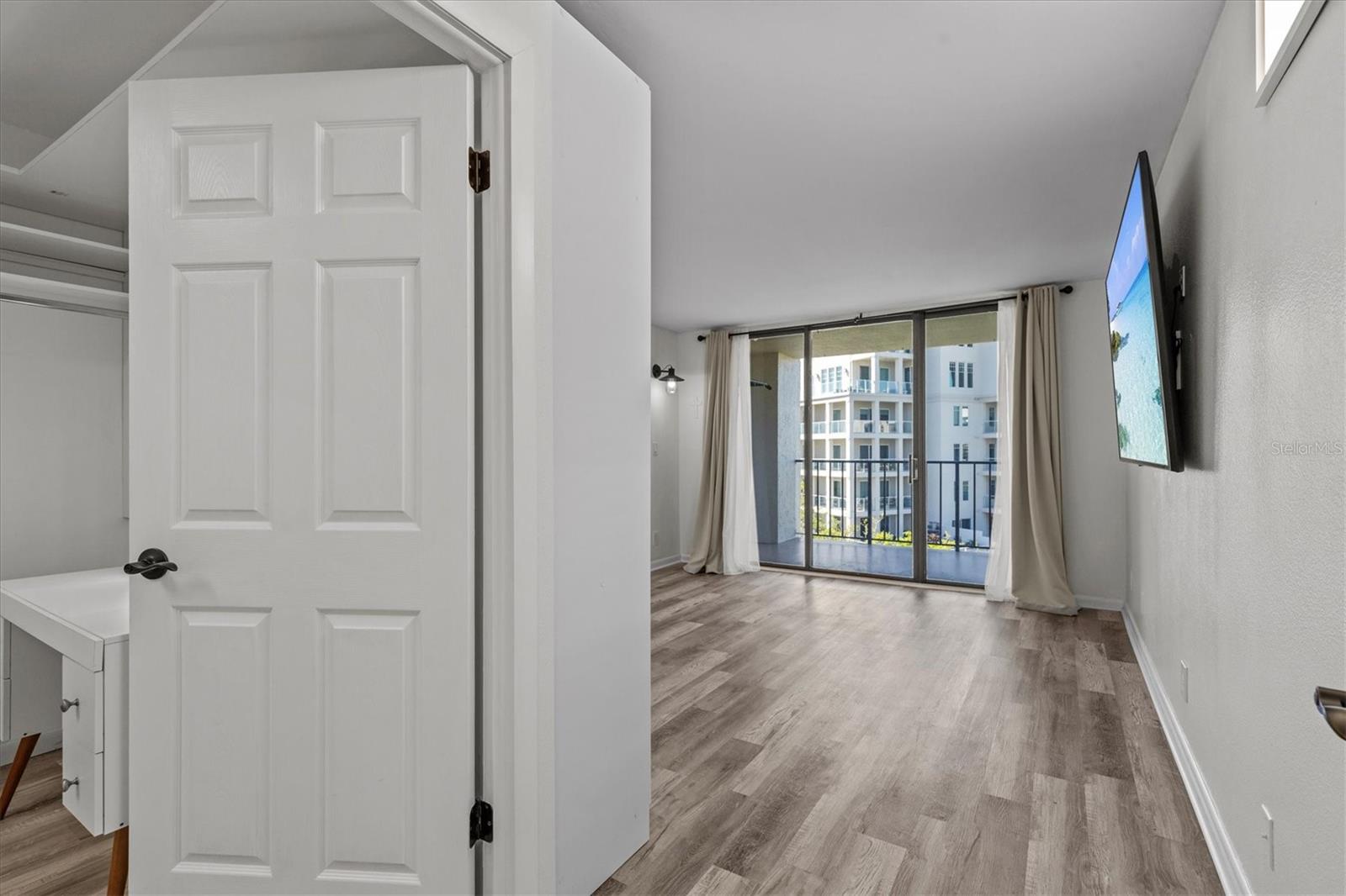 220 BELLEVIEW BLVD #701