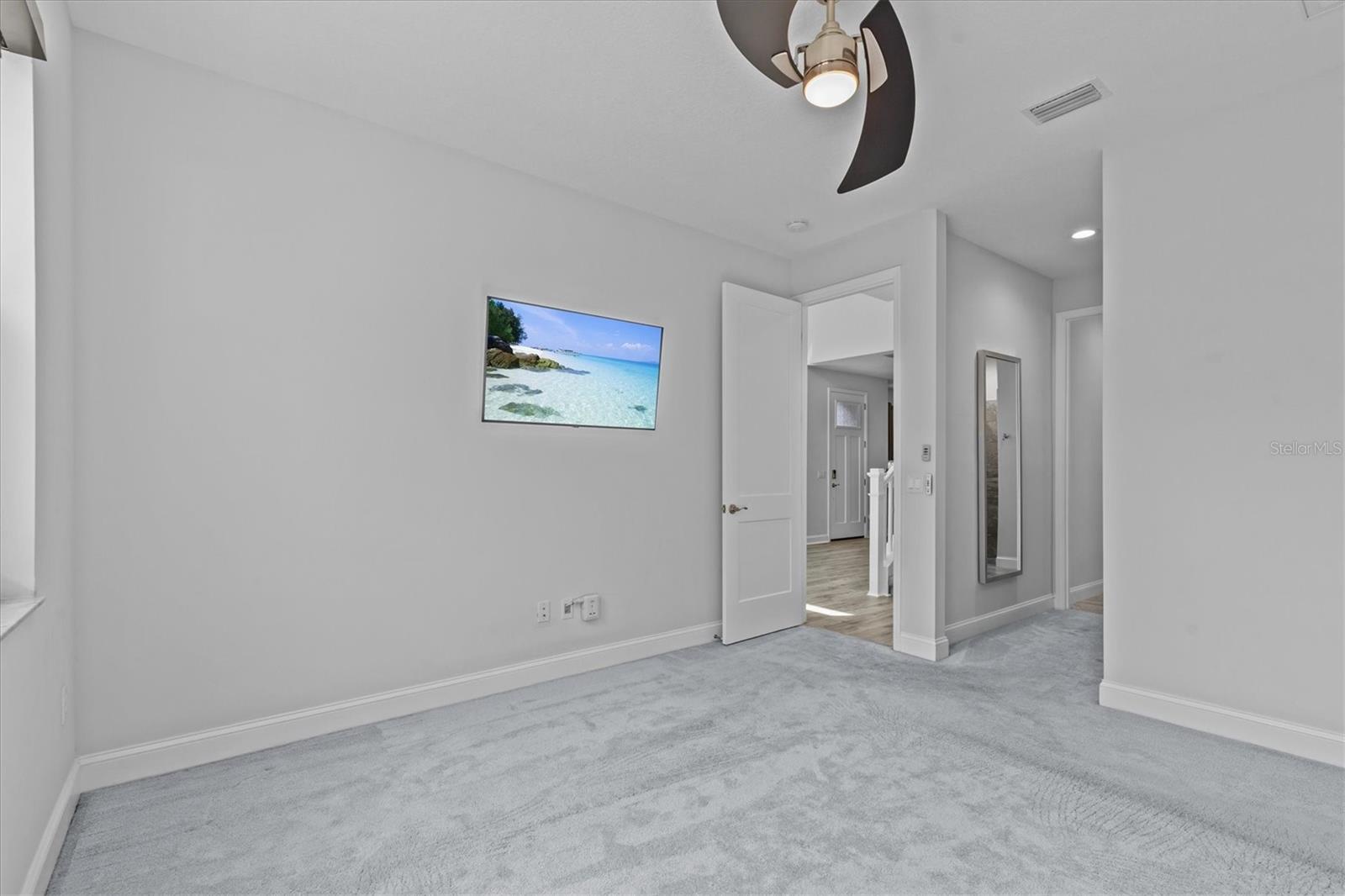 407 BIRDSONG LN