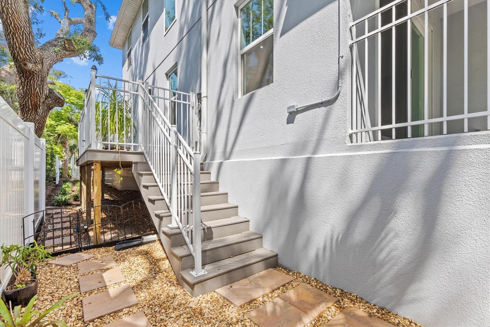 407 BIRDSONG LN