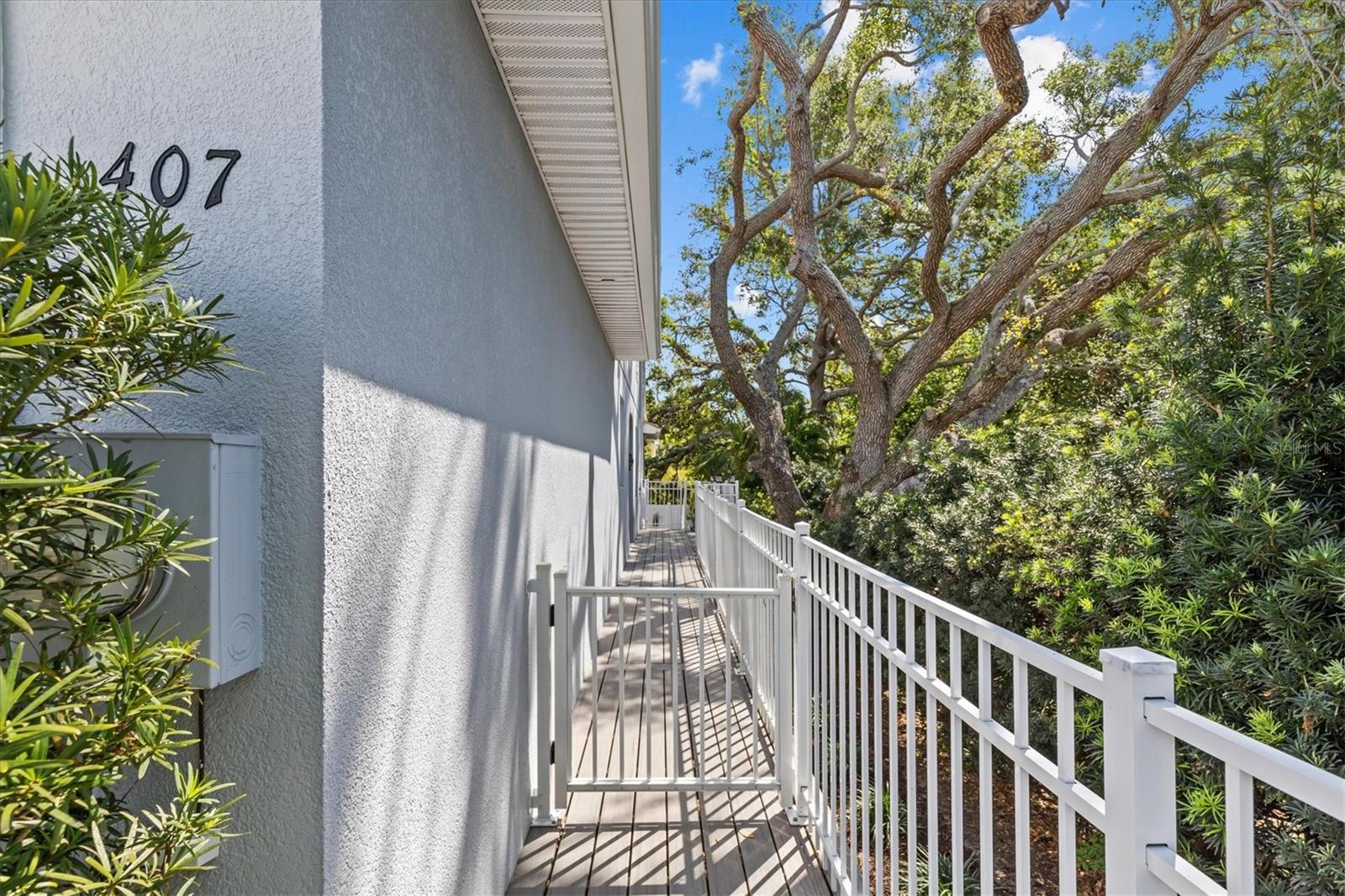 407 BIRDSONG LN