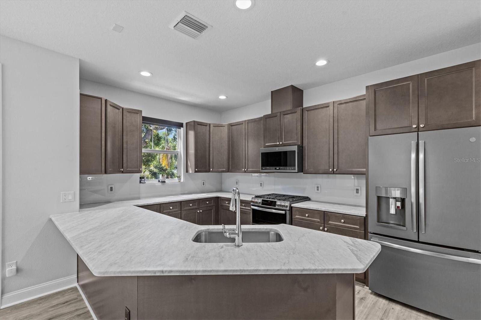 407 BIRDSONG LN