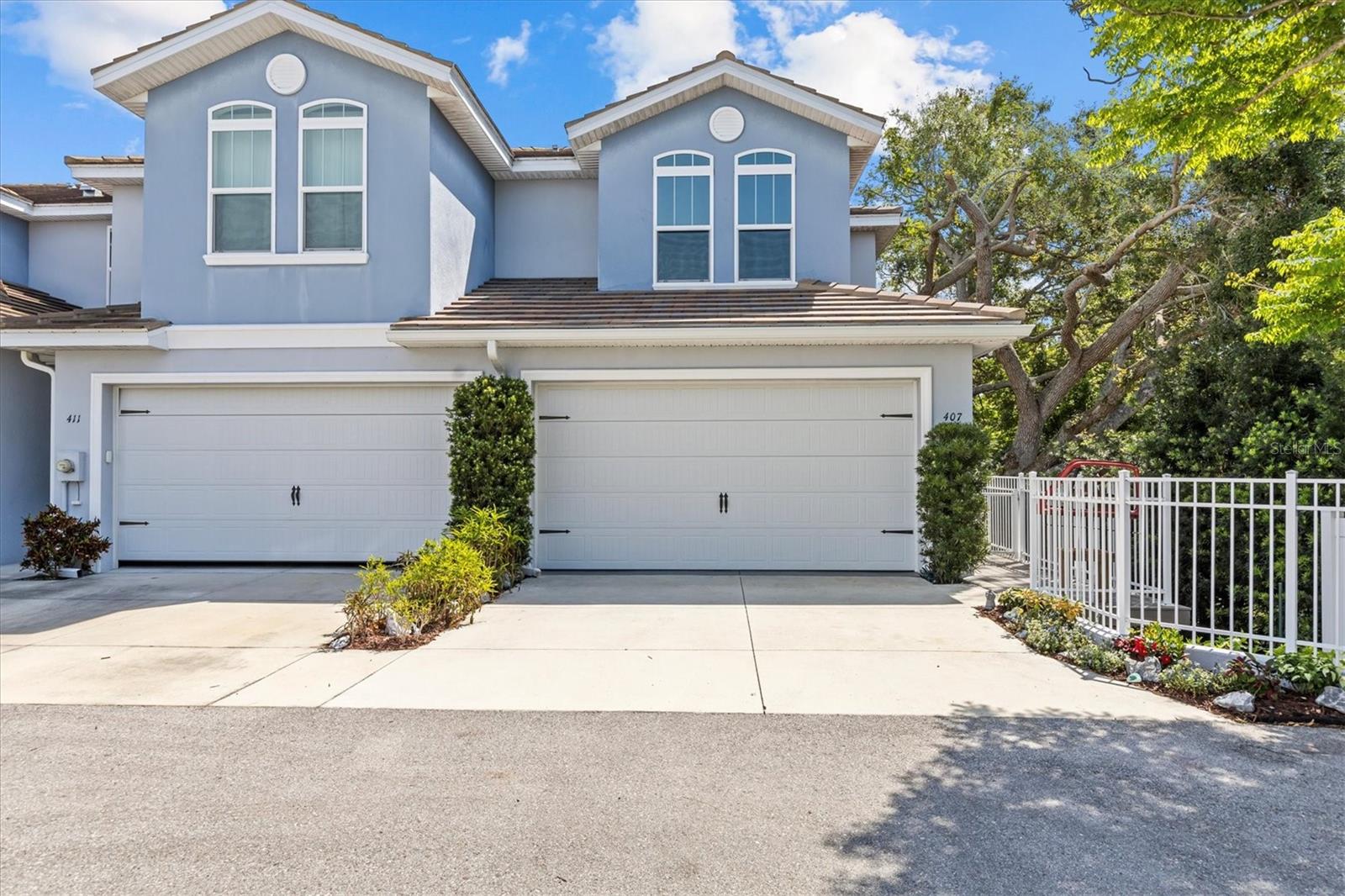 407 BIRDSONG LN