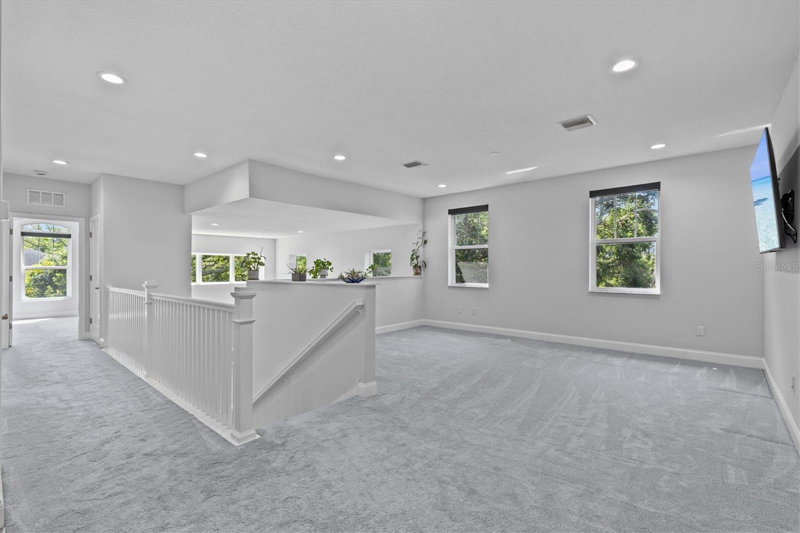 407 BIRDSONG LN