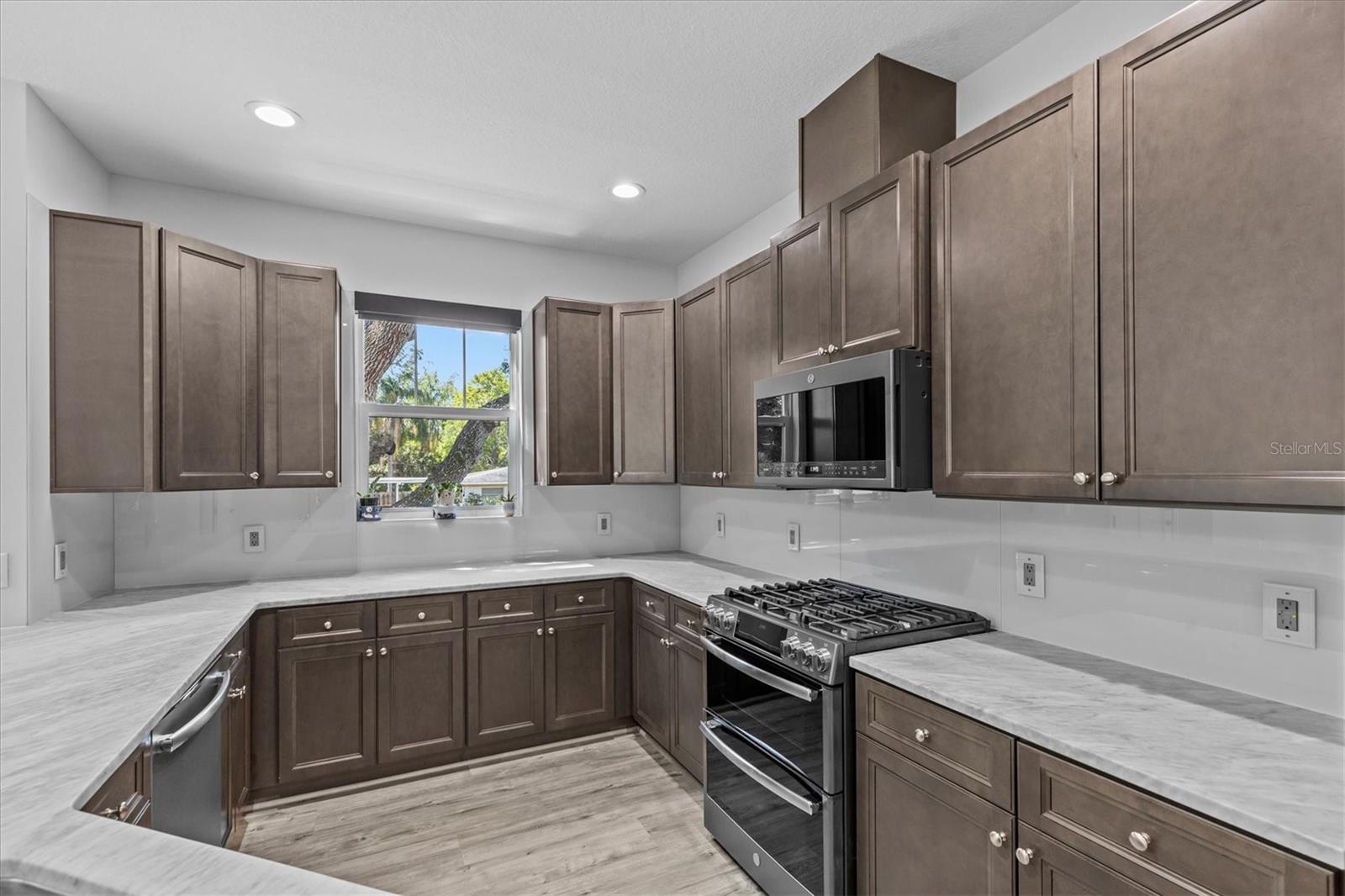 407 BIRDSONG LN