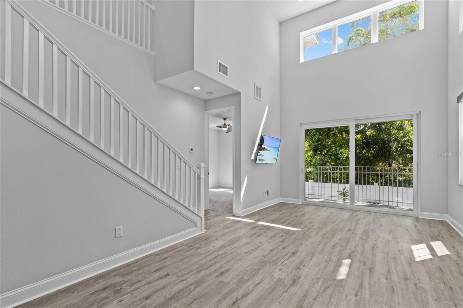 407 BIRDSONG LN