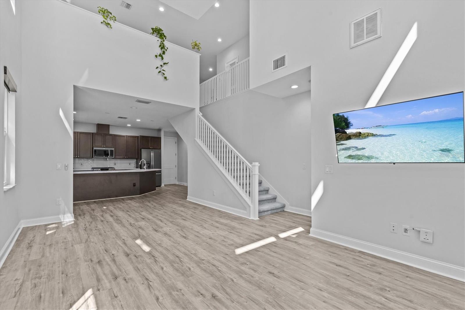 407 BIRDSONG LN