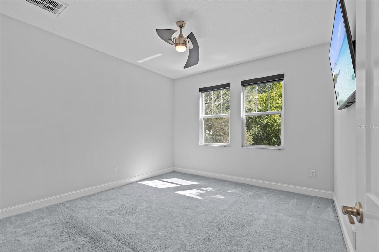 407 BIRDSONG LN