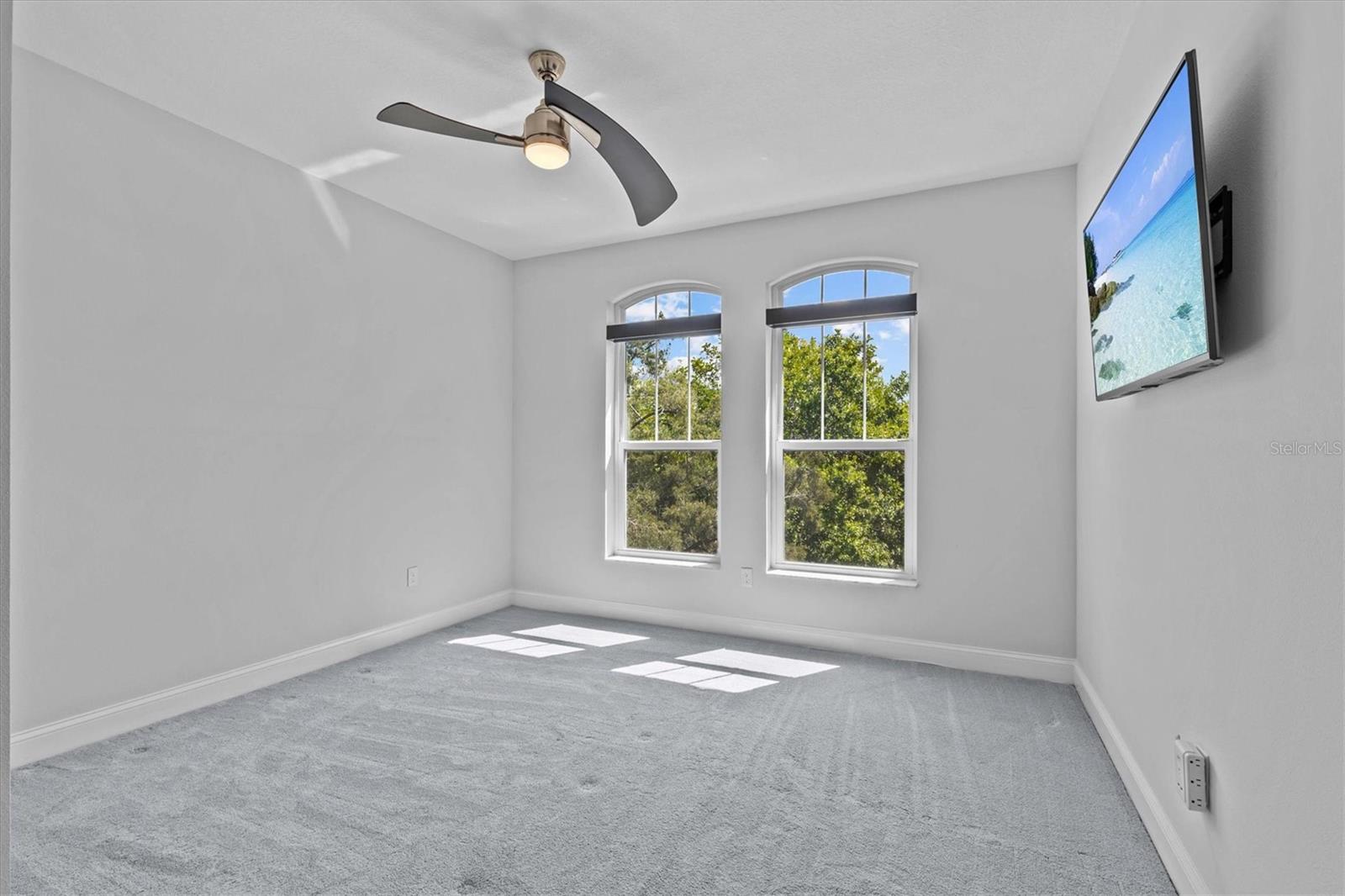 407 BIRDSONG LN
