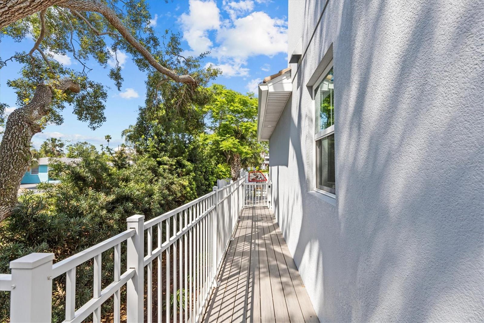 407 BIRDSONG LN