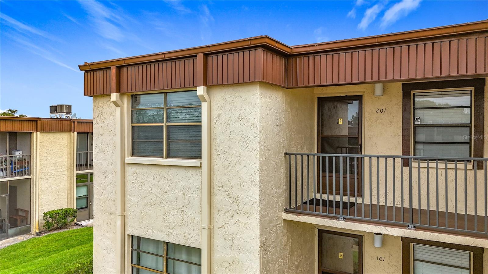 2400 WINDING CREEK BLVD #14-201