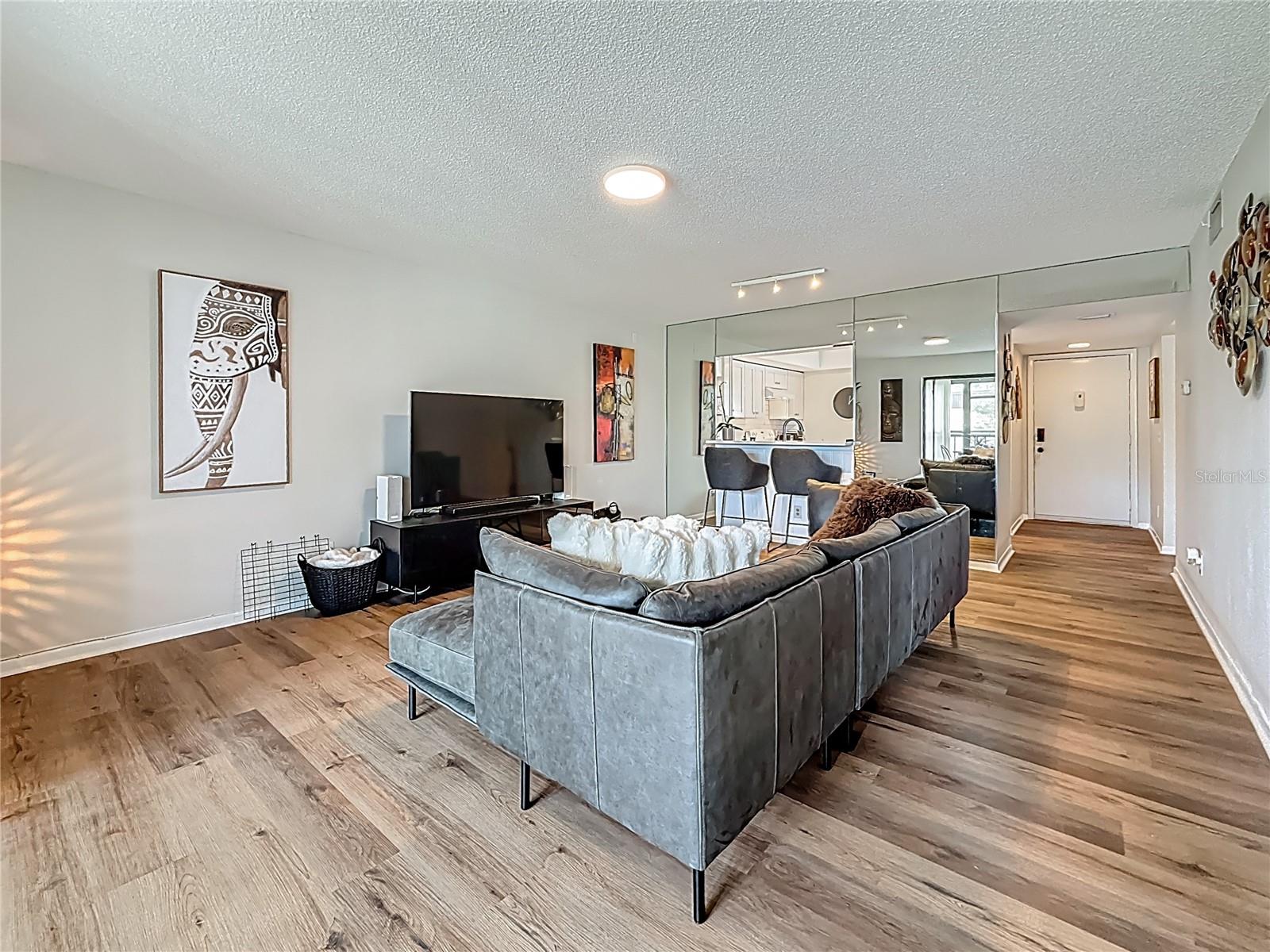 2400 WINDING CREEK BLVD #14-201