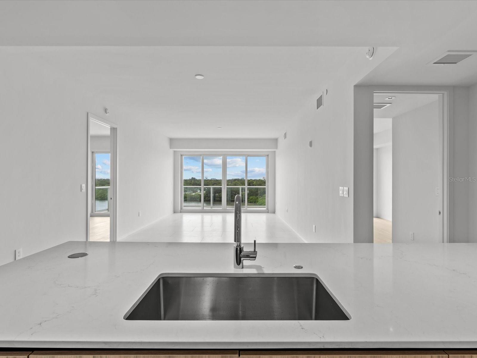 1020 SUNSET POINT RD #611