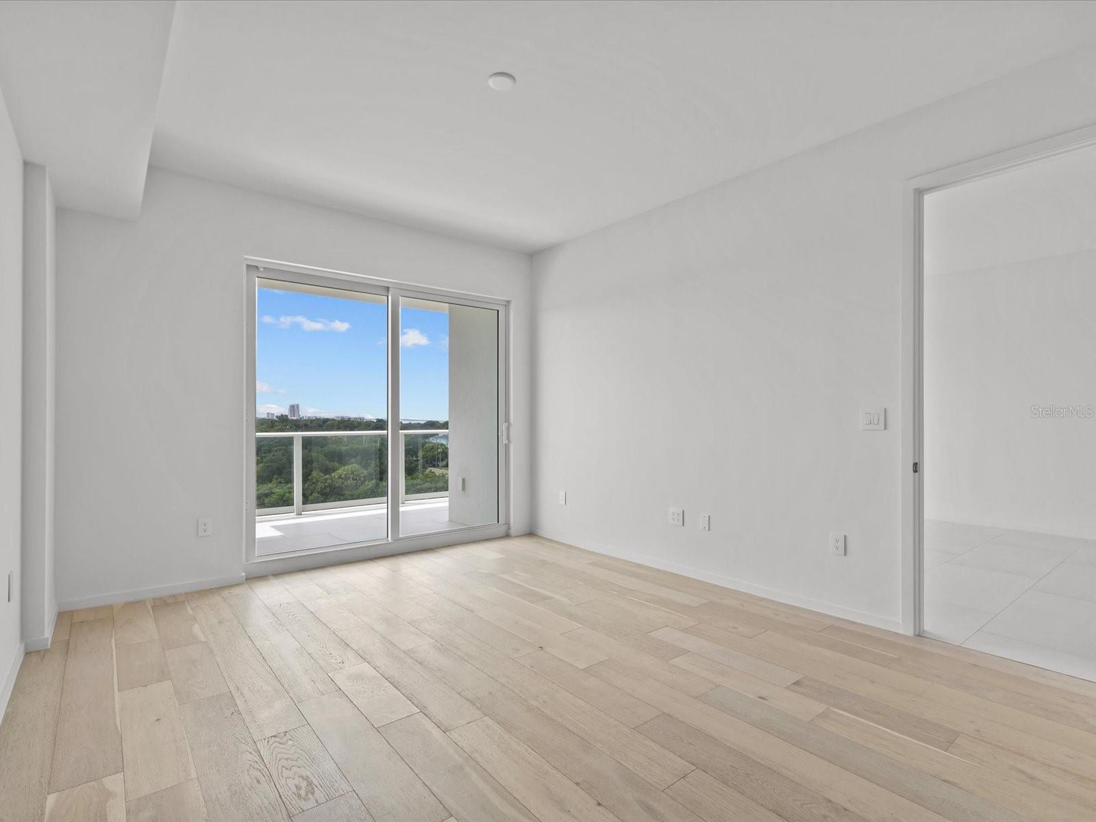 1020 SUNSET POINT RD #611