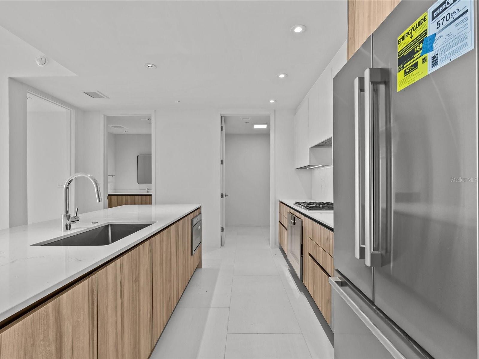 1020 SUNSET POINT RD #611