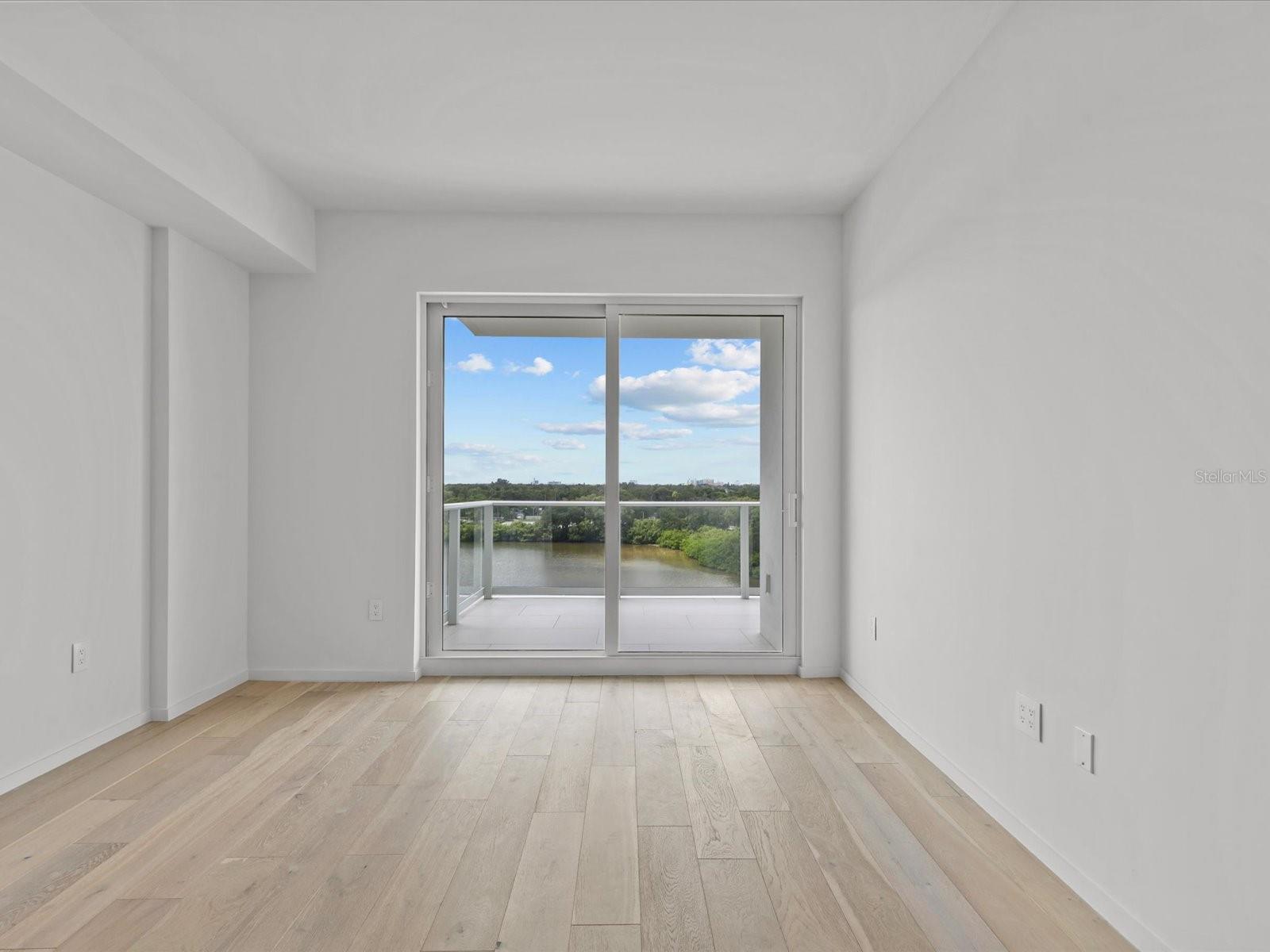 1020 SUNSET POINT RD #611