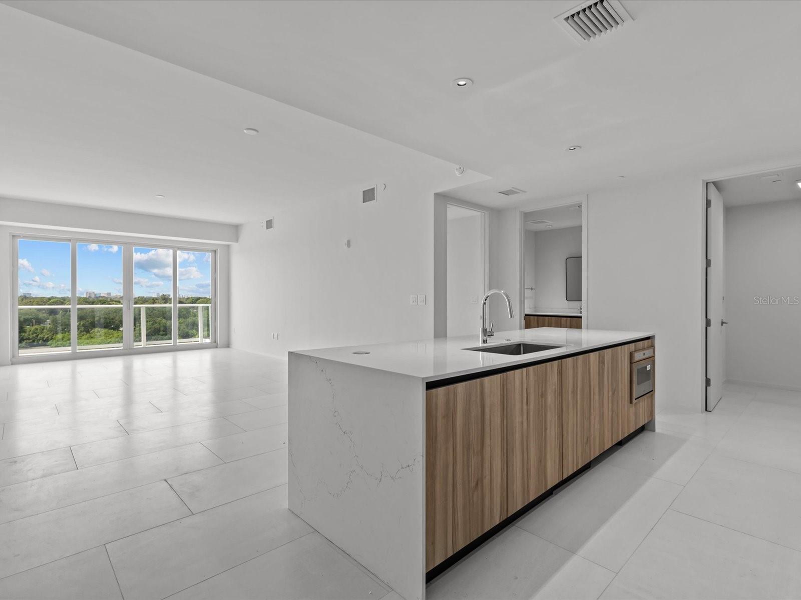 1020 SUNSET POINT RD #611