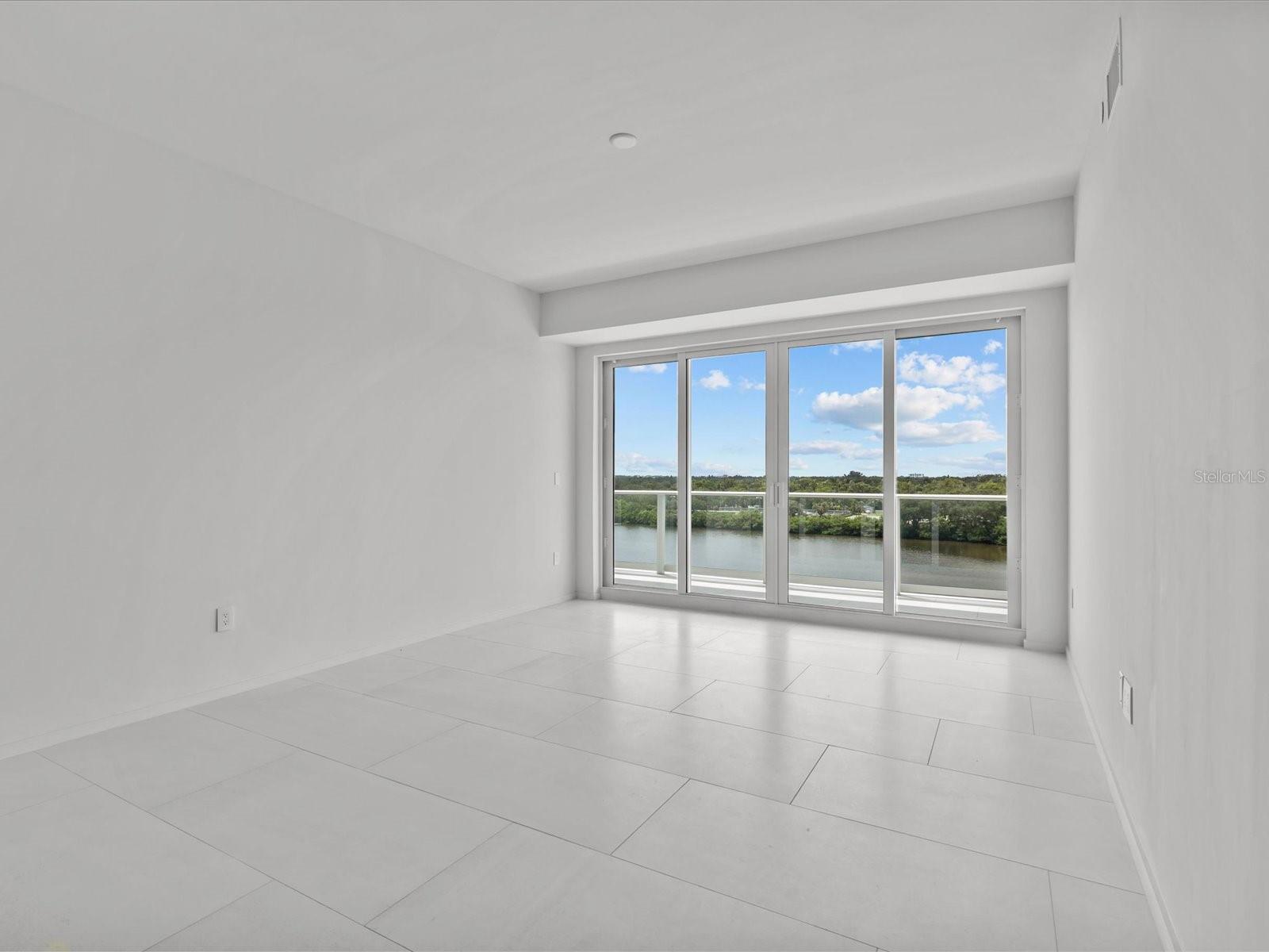 1020 SUNSET POINT RD #611