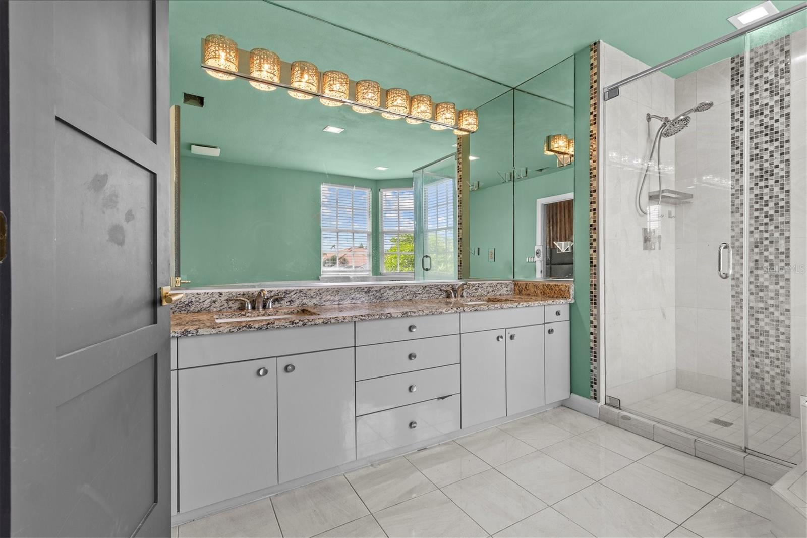 5914 LA ROSA LN