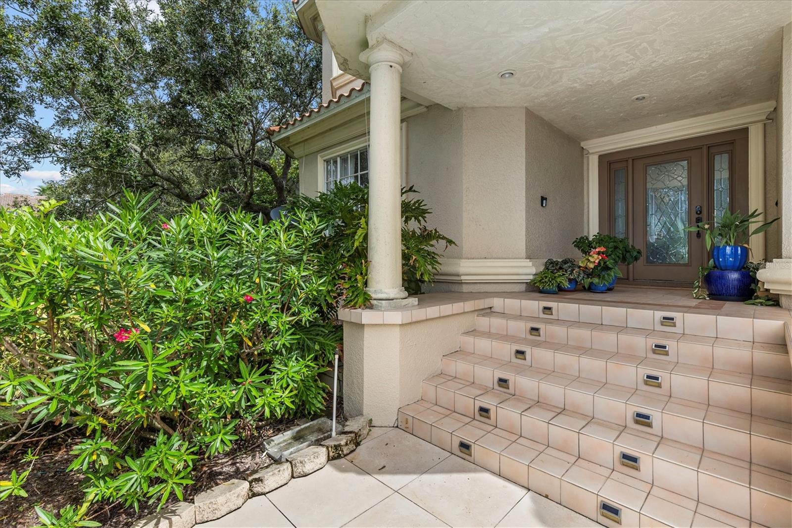 5914 LA ROSA LN