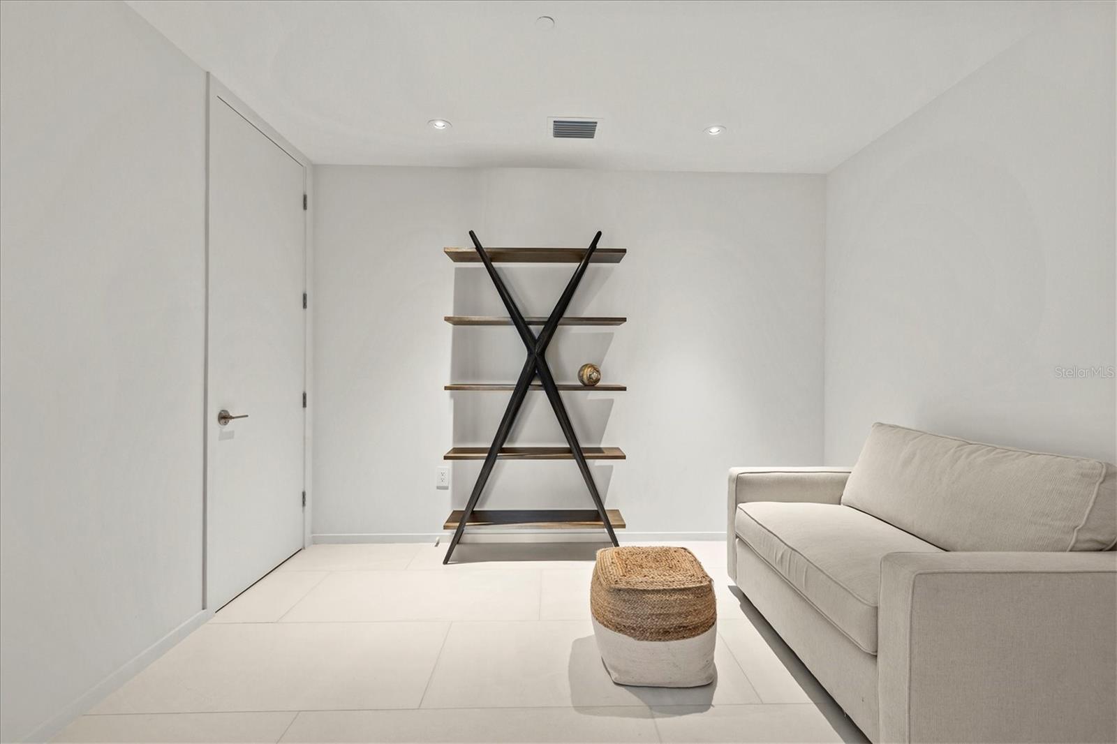 1020 SUNSET POINT RD #108