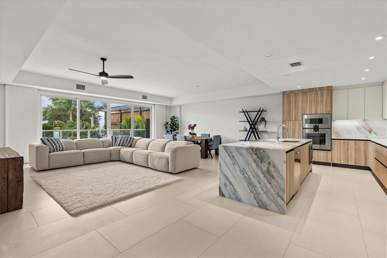 1020 SUNSET POINT RD #108