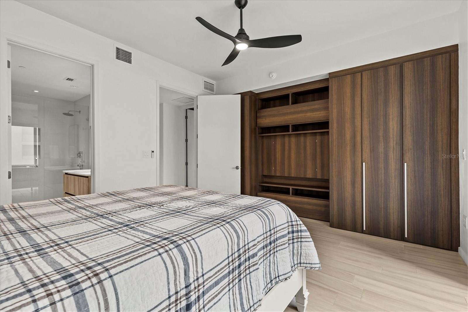 1020 SUNSET POINT RD #108