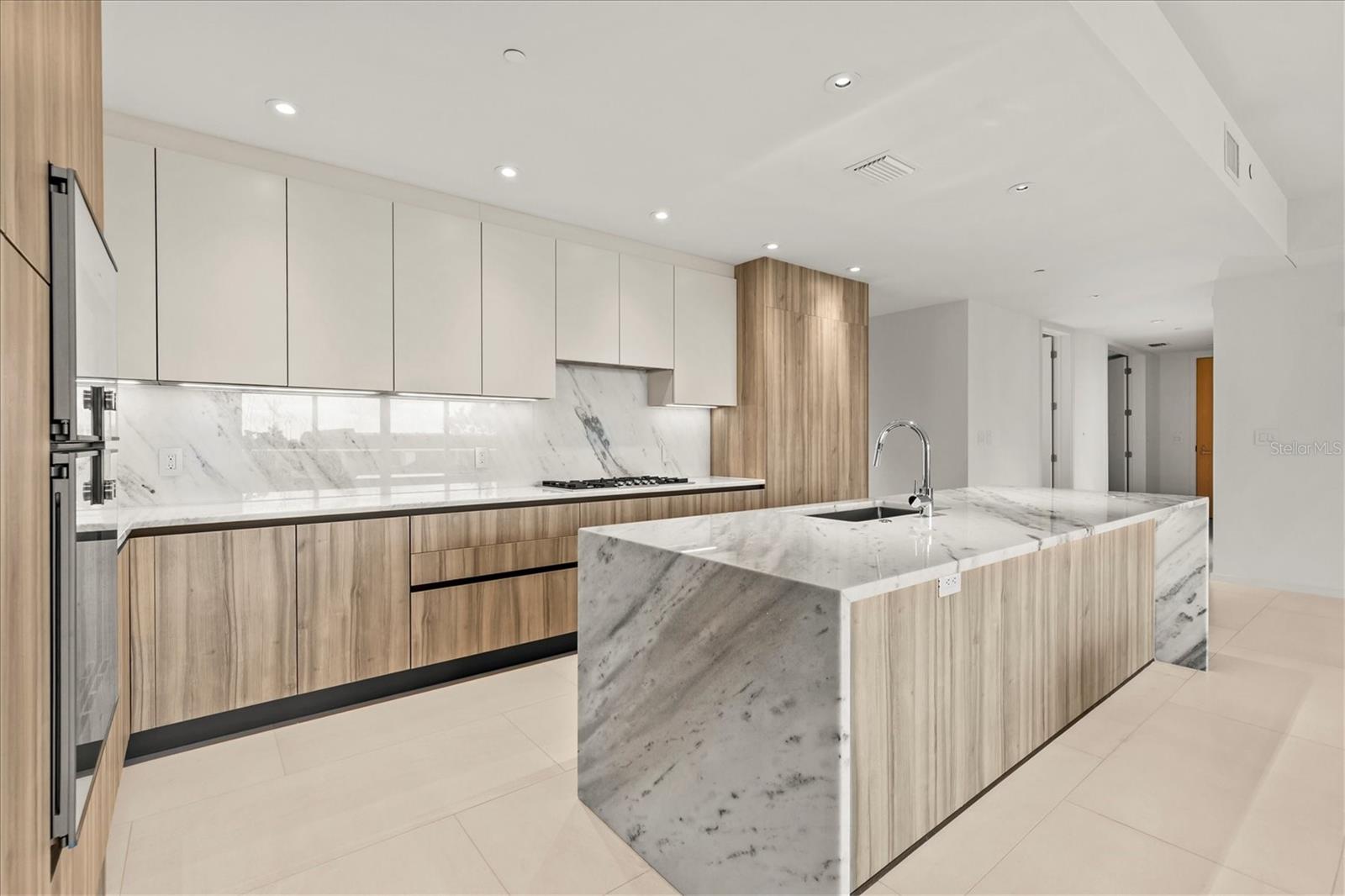 1020 SUNSET POINT RD #108