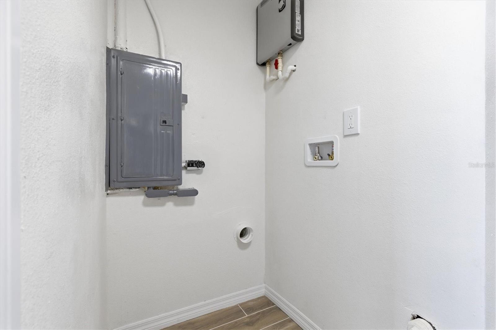 1734 MARYLAND AVE NE