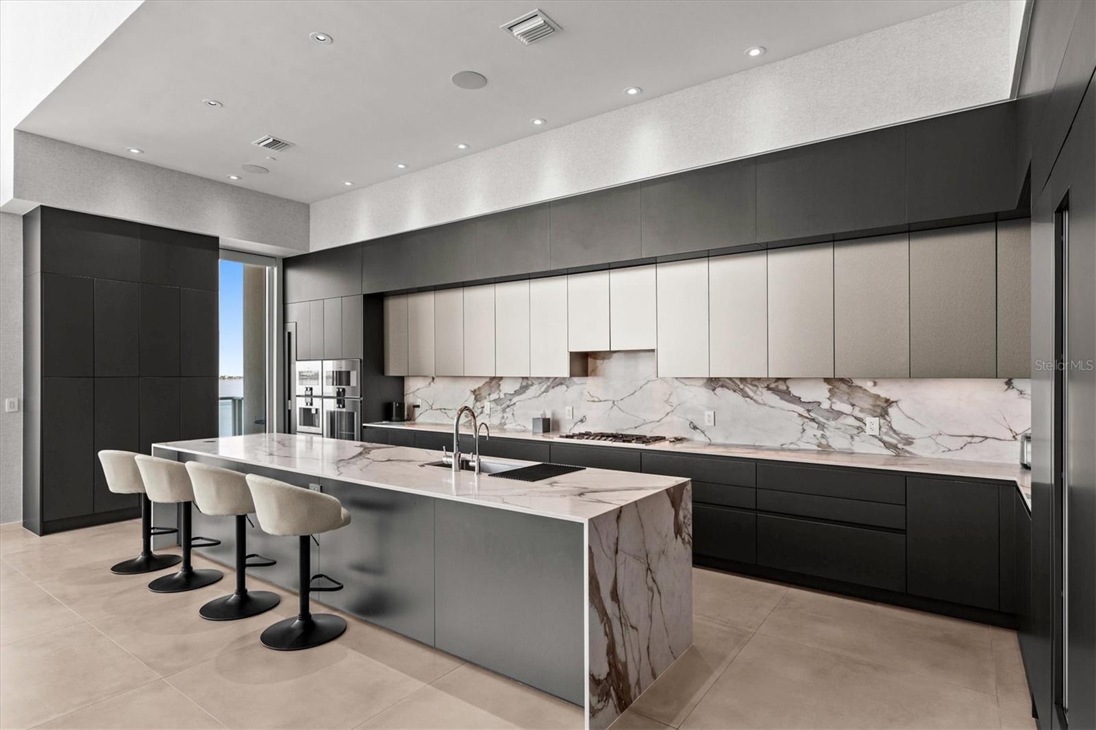 1020 SUNSET POINT RD #703