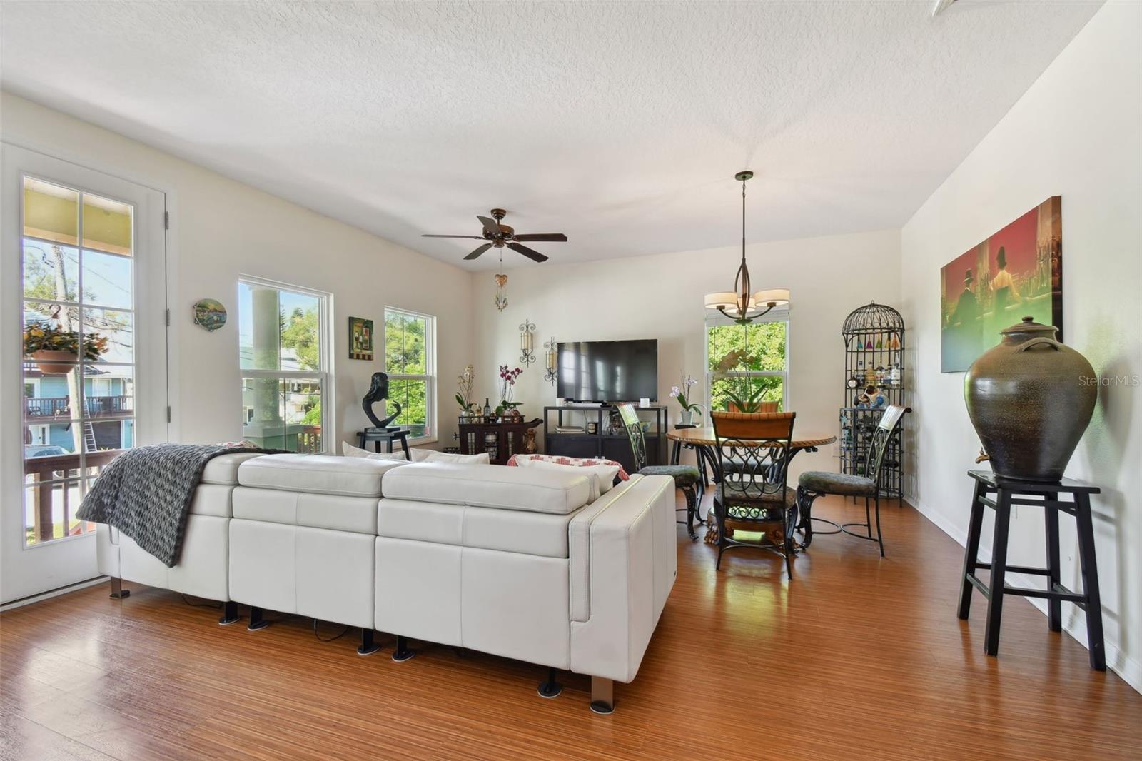 395 ULELAH AVE