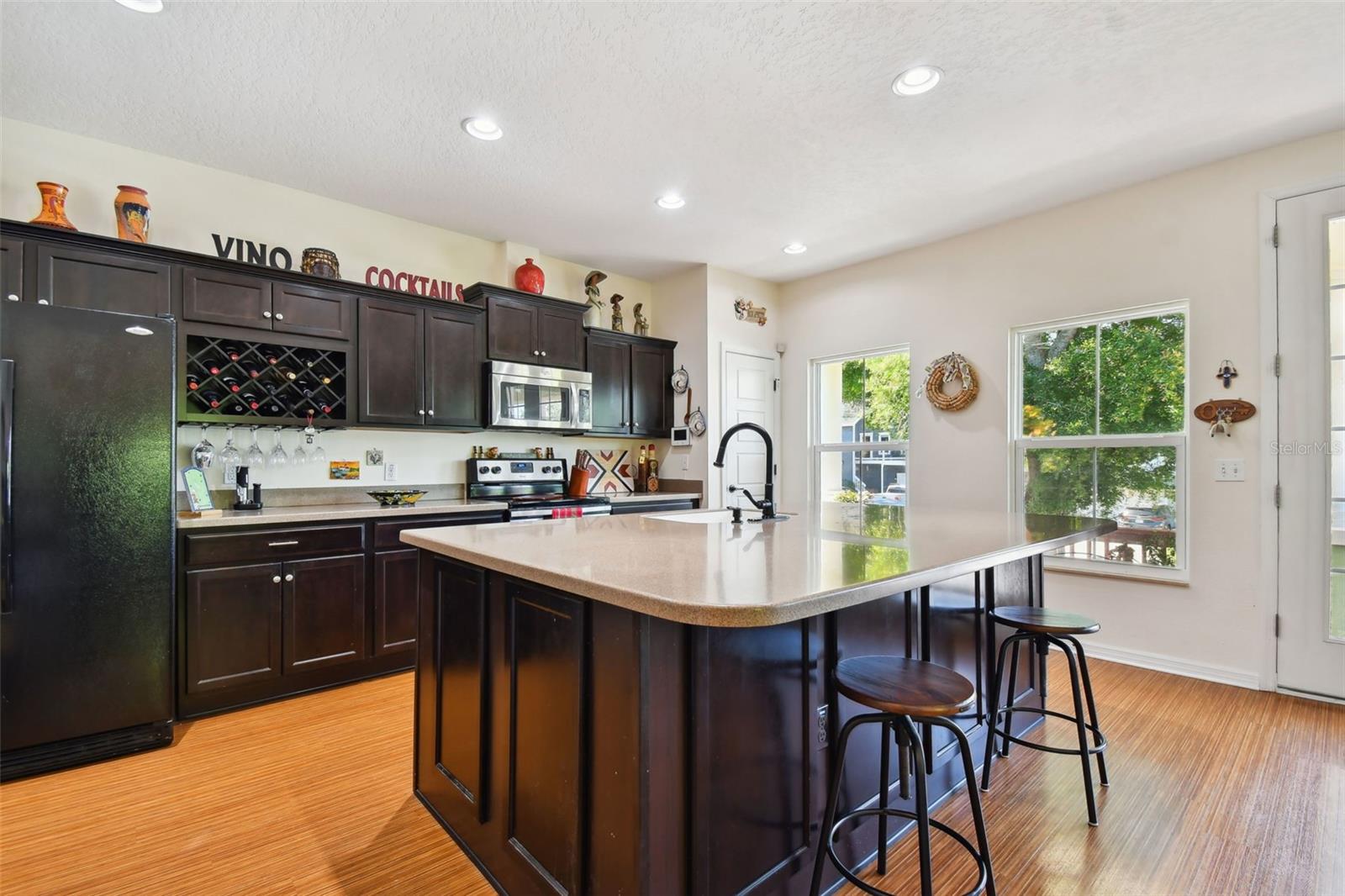 395 ULELAH AVE