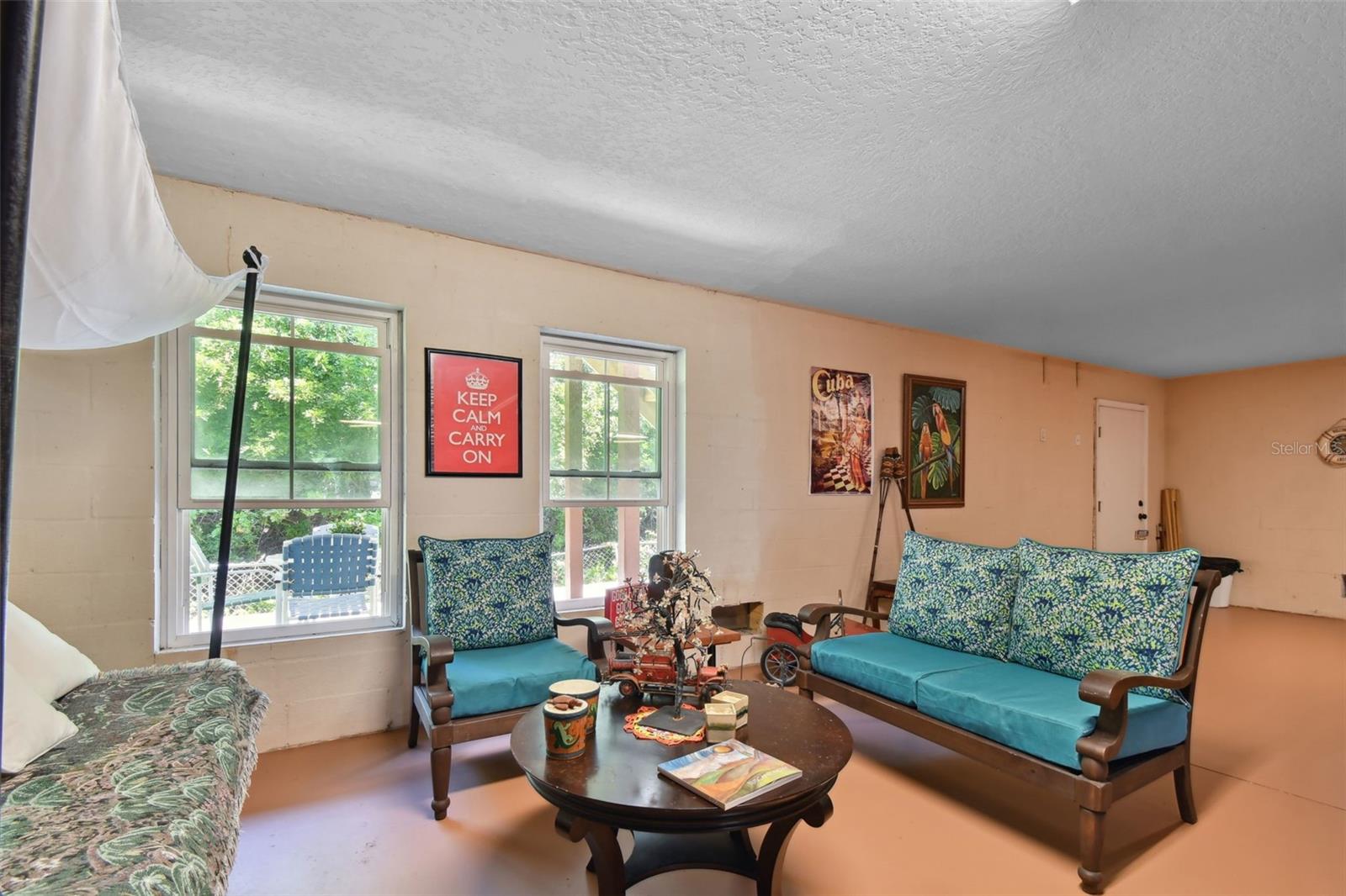 395 ULELAH AVE