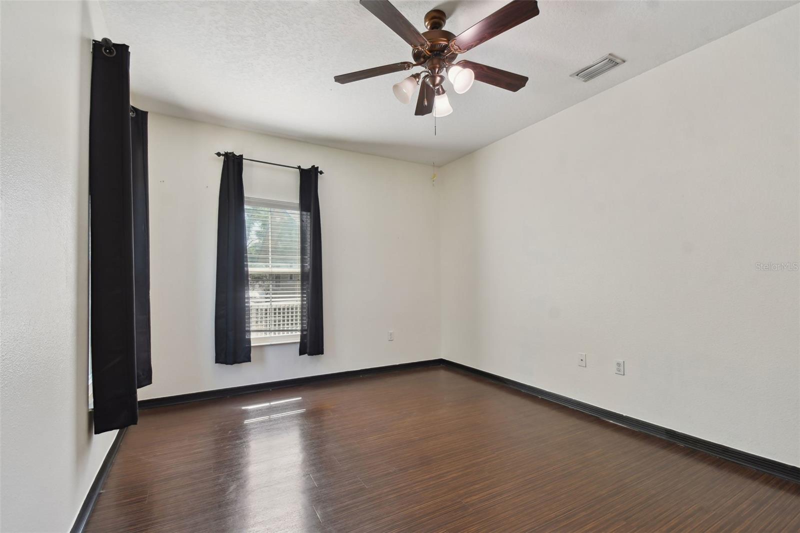 395 ULELAH AVE