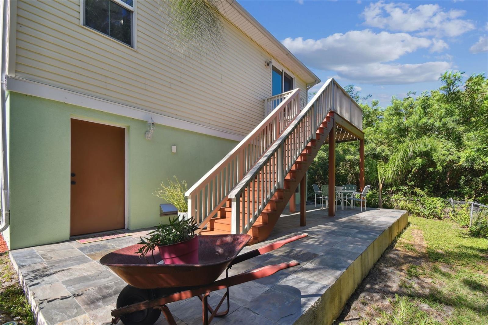395 ULELAH AVE