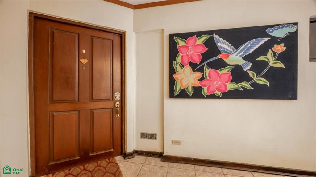 Flamingo Marina Real 4: Charming Condo Steps from Flamingo Beach