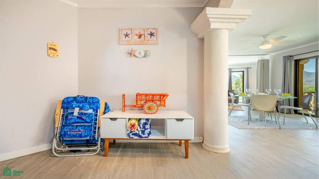 Flamingo Marina Real 4: Charming Condo Steps from Flamingo Beach