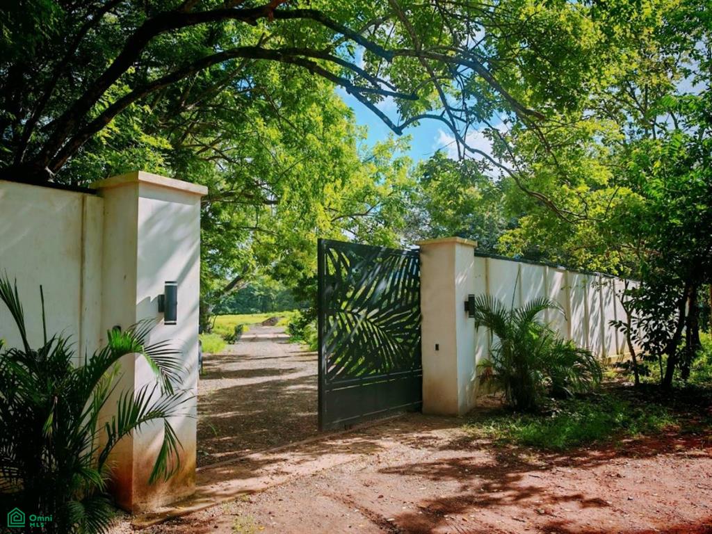 Rio Caballo Lot 3:  Expansive 5,000 m² Lot inMatapalo