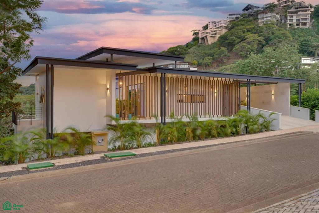 Casa Ukiyo, Senderos 6B , Tamarindo, Guanacaste