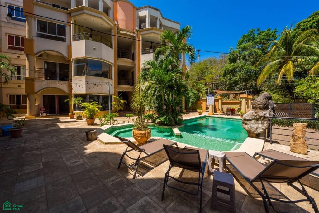 Portofino A4: Renovated 2BR Condo Steps from Tamarindo Beach