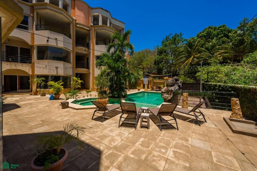 Portofino A4: Renovated 2BR Condo Steps from Tamarindo Beach
