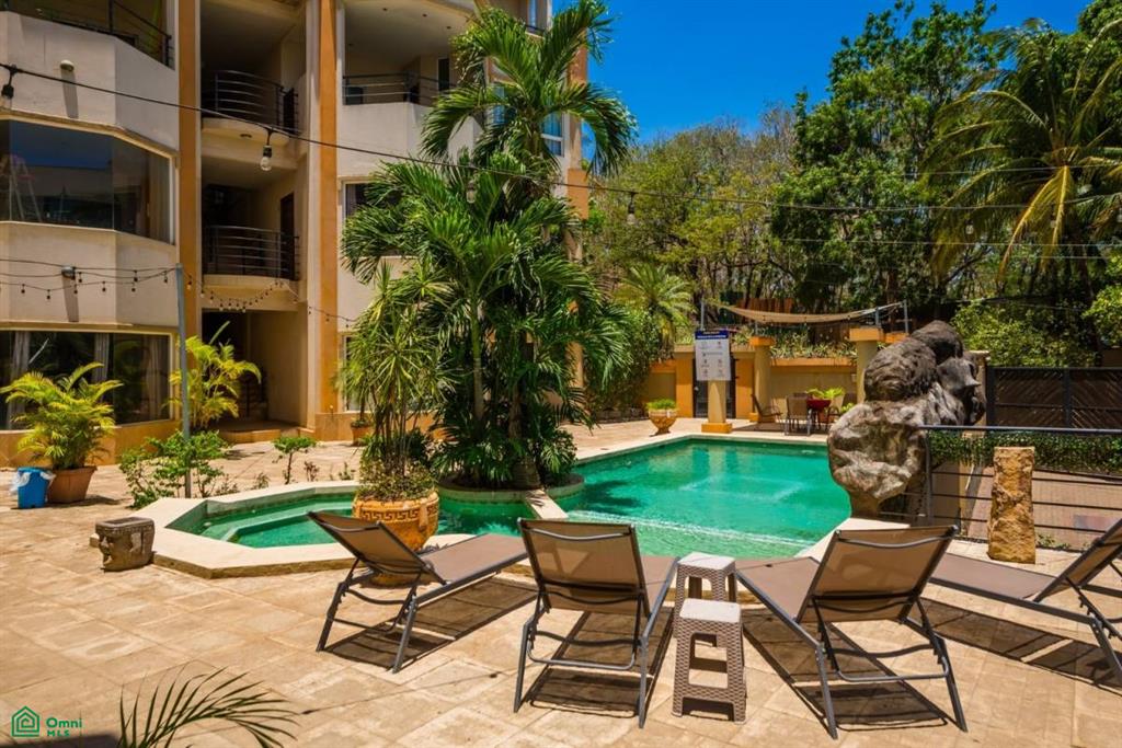 Portofino A4: Renovated 2BR Condo Steps from Tamarindo Beach